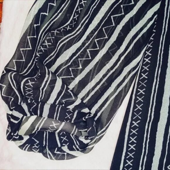 SHEER BLACK AND WHITE 90'S STYLE GEOMETRIC BLOUSE - Picture 3 of 5